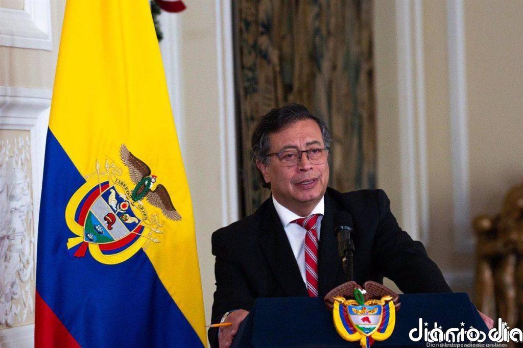 Parten hacia EEUU dos aviones colombianos para recoger a los 160 inmigrantes que han desencadenado la crisis
