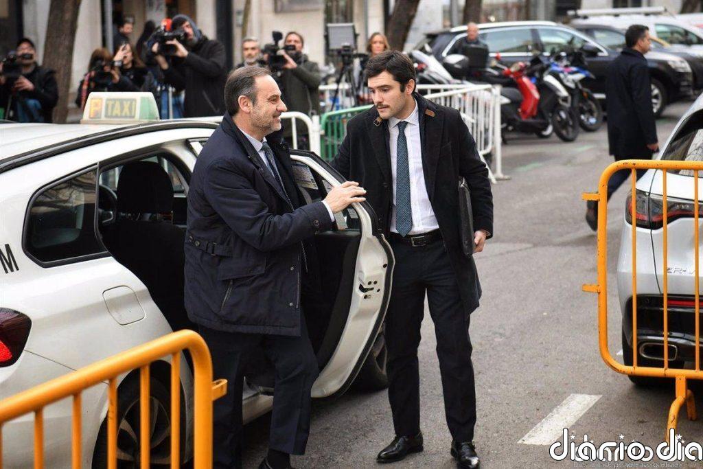 Anticorrupción pide al TS que prohíba a Ábalos salir del país, le retire el pasaporte y comparezca periódicamente