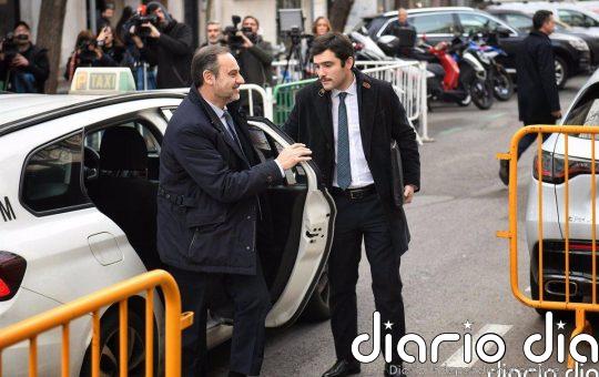 Anticorrupción pide al TS que prohíba a Ábalos salir del país, le retire el pasaporte y comparezca periódicamente