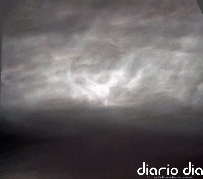 Curiosity capta nubes de colores flotando sobre Marte