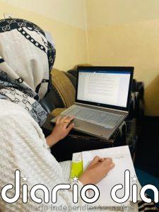 Educación en línea: salvavidas para niñas y jóvenes afganas ante restricciones de talibanes