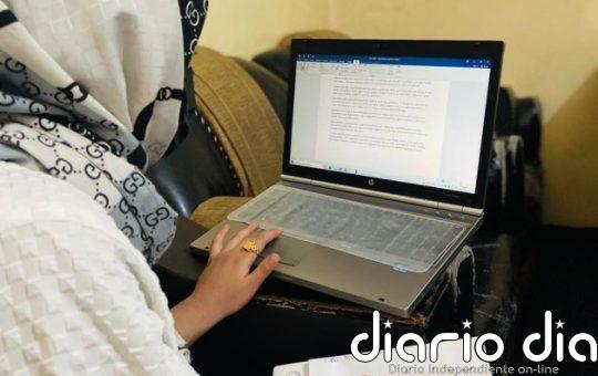 Educación en línea: salvavidas para niñas y jóvenes afganas ante restricciones de talibanes