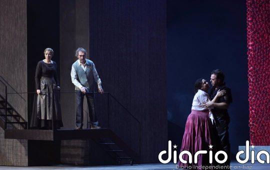 El amor en tiempos de dictadura y las mujeres 'pájaro' de 'La vida breve' y 'Tejas verdes' conquistan al Teatro Real