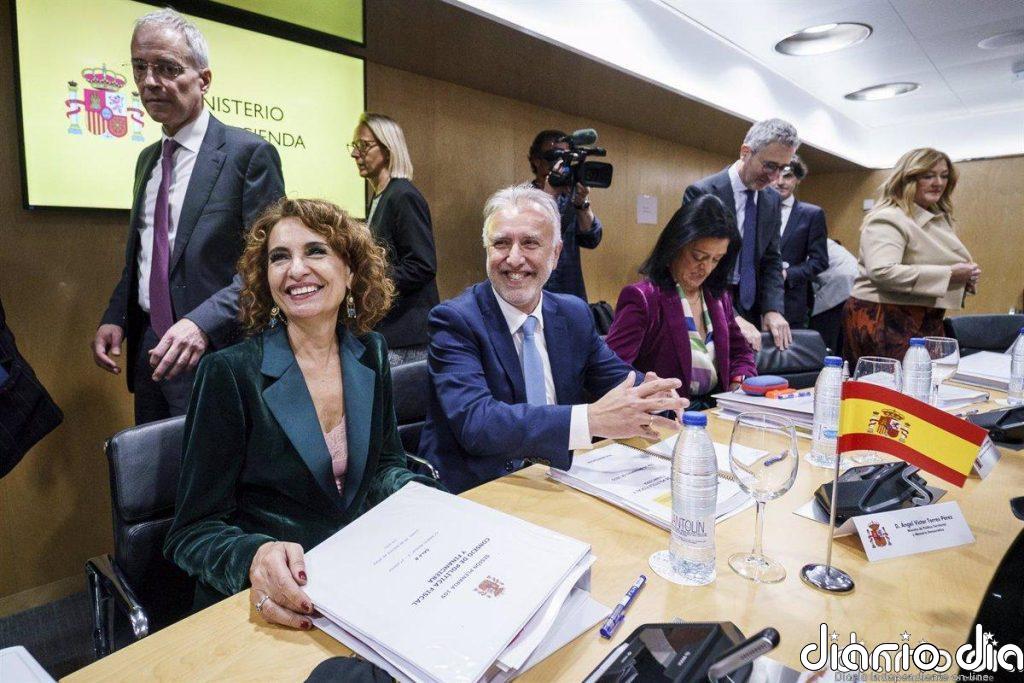 El CPFF aprueba la quita de deuda y Montero carga contra la "deslealtad inédita" de las CC.AA. del PP