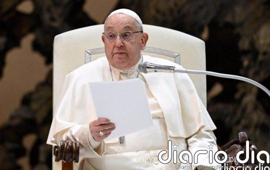 El Papa continúa "crítico" y se le ha detectado "insuficiencia renal" aunque no ha sufrido más crisis respiratorias
