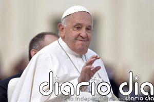 El Papa sufre una neumonía bilateral y sigue presentando un cuadro clínico "complejo"