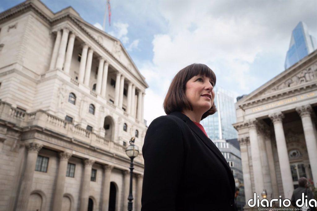 El PIB del Reino Unido repuntó un 0,1% en el cuarto trimestre y creció un 0,9% en 2024