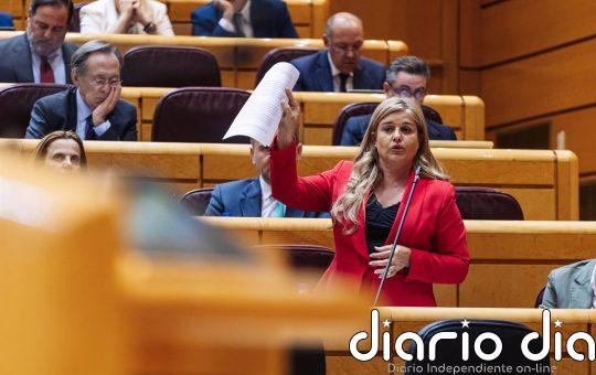 El Senado deja en manos de la senadora del PP la continuidad del abogado de Manos Limpias al que contrató como asesor