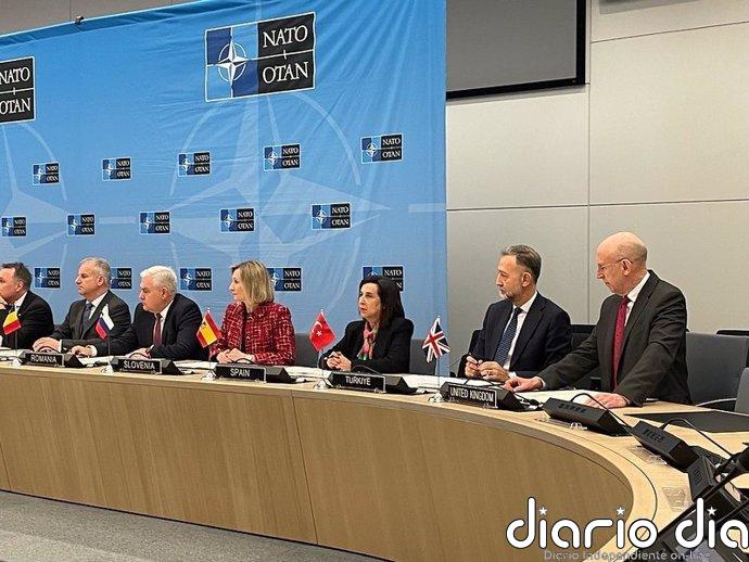 Robles se abre a que España aporte efectivos a misión de paz en Ucrania