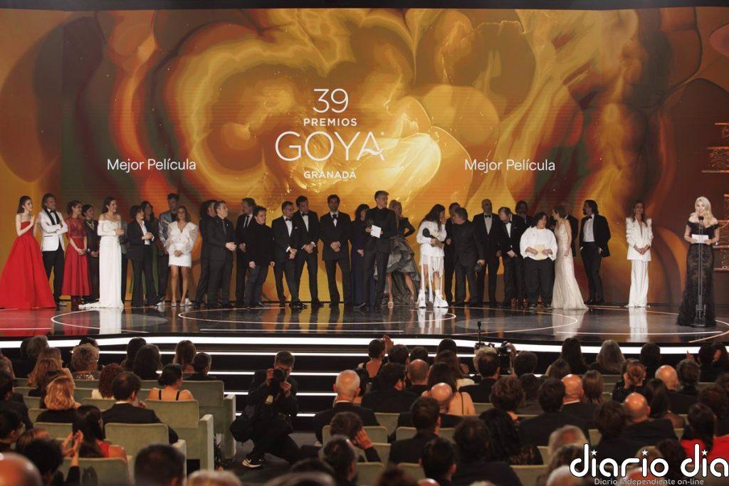 "Sorpresa" y "felicidad" con el 'ex aequo' a Mejor Película: "Más alegría para más gente"