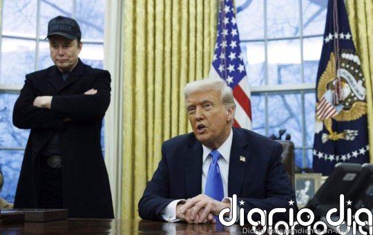 Trump ordena a las agencias federales aplicar planes de reducción de plantilla "a gran escala"