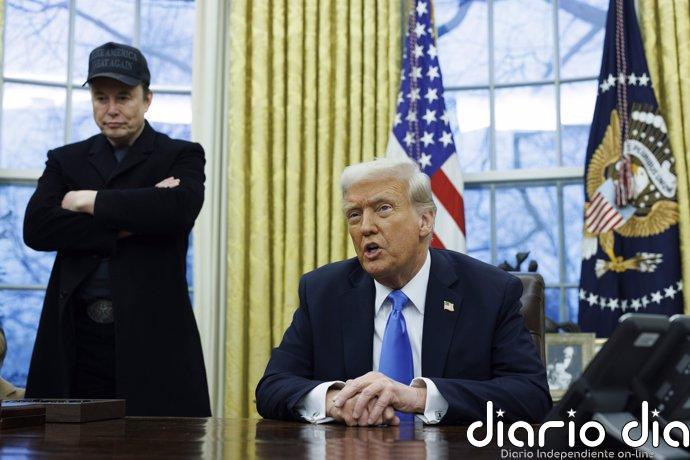 Trump ordena a las agencias federales aplicar planes de reducción de plantilla "a gran escala"