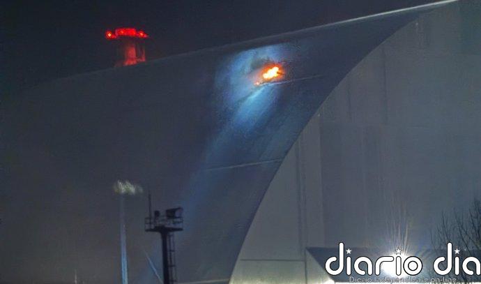 Ucrania acusa a Rusia del impacto de un dron en el sarcófago protector de la central nuclear de Chernóbil