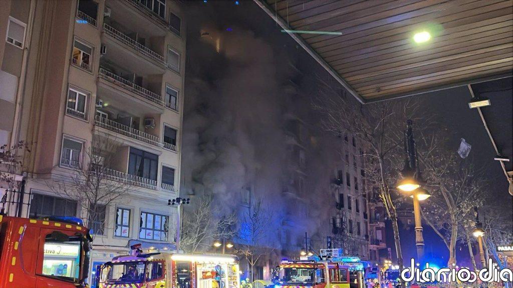 Un total de 18 personas asistidas en el incendio de un bingo en el centro de Valencia