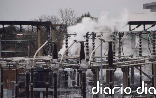 El Aeropuerto londinense de Heathrow reanuda sus vuelos tras el cierre por un incendio en una subestación eléctrica