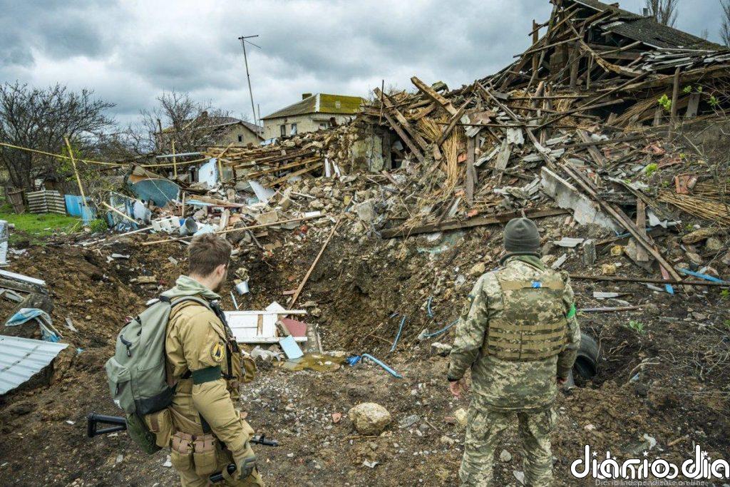 Guerra Ucrania - Rusia | Directo: Kiev ataca una base aérea rusa y Moscú dice haber derribado 130 drones ucranianos