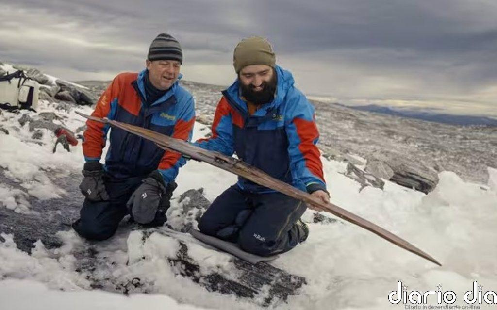 El deshielo alumbra un segundo esquí de 1.300 años en un glaciar noruego