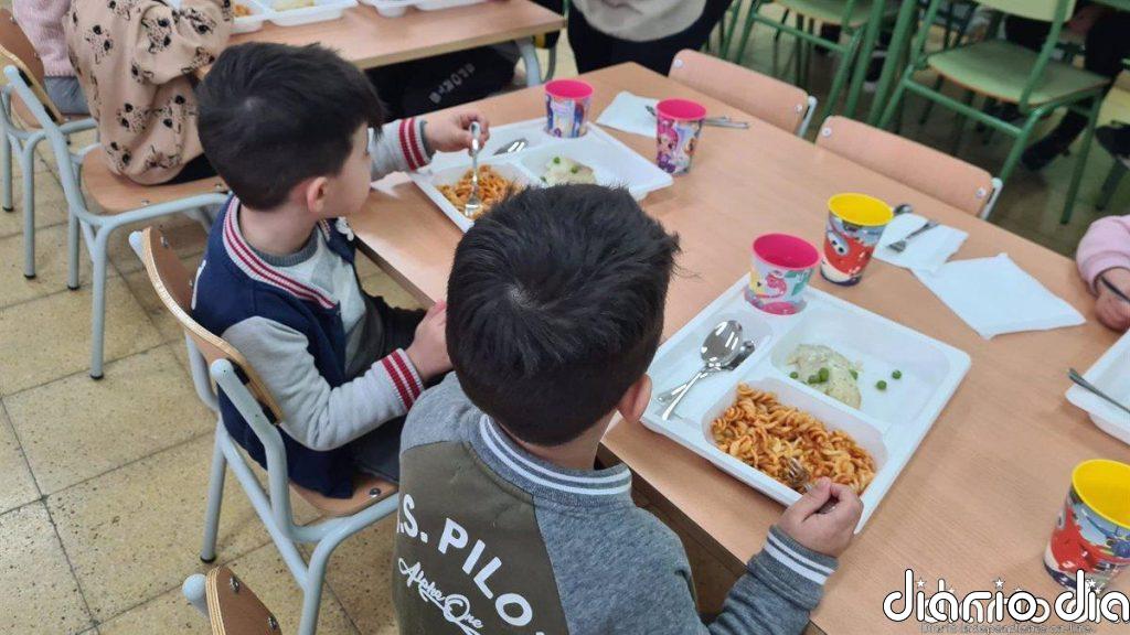 El Gobierno prohíbe por ley servir bebidas azucaradas y bollería en los comedores escolares