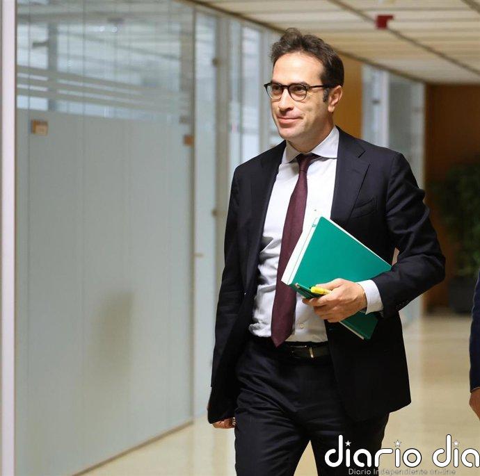 Cuerpo confía en "minimizar" el impacto de las sanciones al gas ruso sobre empresas españolas Archivo - El ministro de Economía, Comercio y Empresa, Carlos Cuerpo, mantiene una reunión con las patronales de las entidades bancarias y cajas de ahorro, las asociaciones de mayores y usuarios financieros, así como con el Defensor del Pueblo y la subgob