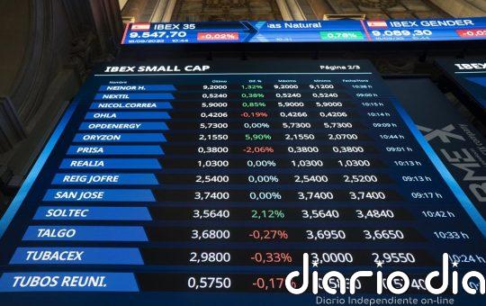 El Ibex 35 no logra aguantar los 15.300 en la semana de bajada de tipos de la Fed y retrocede un 0,3%