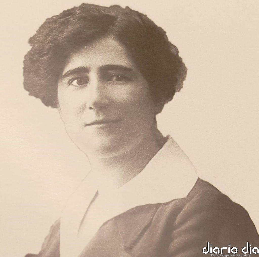 El retrato de Clara Campoamor, a punto de romper la hegemonía masculina en la galería de 'ilustres' del Congreso