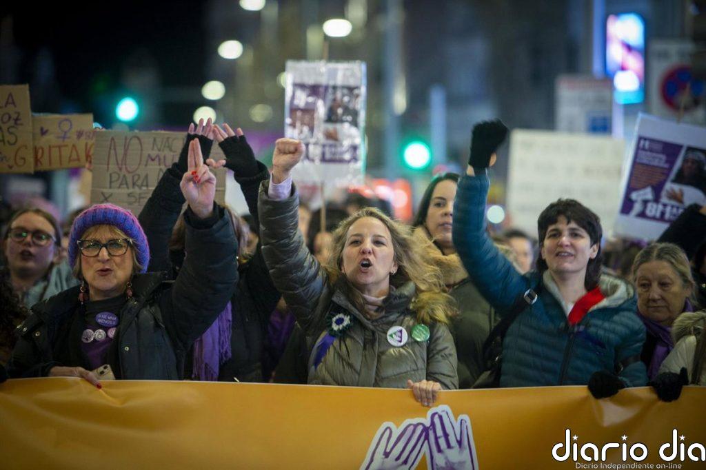 Feministas exigen que la protección de las víctimas no dependa del "precio más barato" en contratos públicos