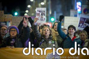 Feministas exigen que la protección de las víctimas no dependa del "precio más barato" en contratos públicos