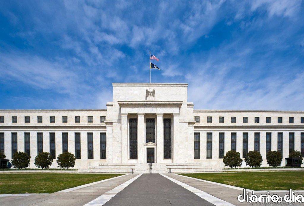 La Fed cumple con el guion y baja los tipos en 25 puntos básicos tras mantenerlos congelados desde enero