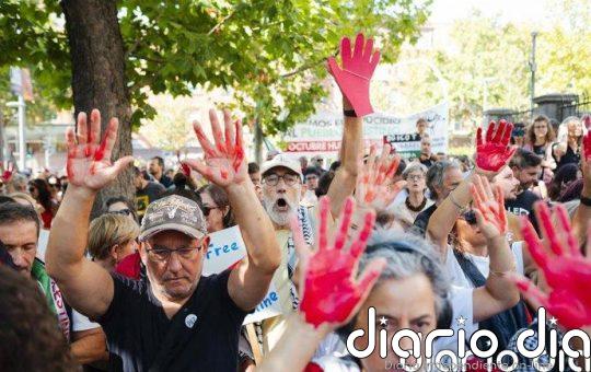 Manifestantes se concentran frente a la Embajada de Israel en Madrid en apoyo a la flotilla que va hacia Gaza