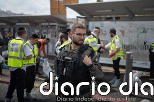 Muere un español en el ataque contra un autobús en uno de los cruces de entrada a Jerusalén