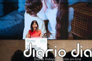 Rego prepara un decreto que priorizará el acogimiento familiar de menores tutelados y reducirá el tamaño de los centros