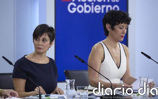 Saiz invita a los parlamentarios a leer la ley que delega competencias de inmigración a Cataluña: "Espero que salga"