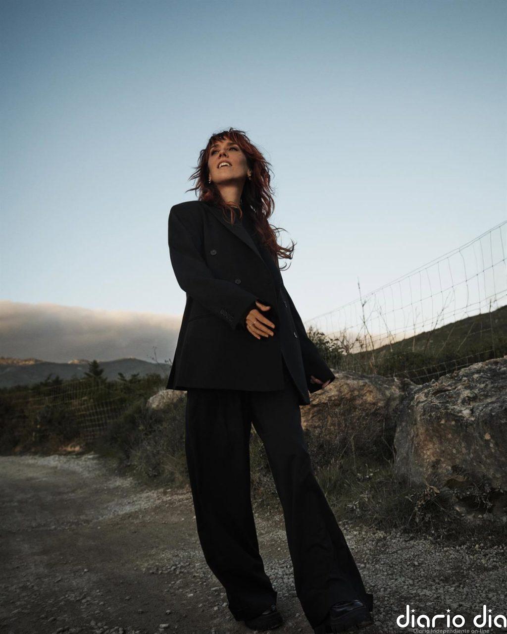 Zaz rompe cuatro años de silencio con su sexto álbum, el balsámico 'Sains et saufs': "Me he enseñado a saber decir stop"