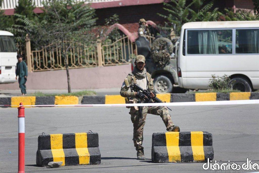 Afganistán ataca posiciones militares de Pakistán en respuesta a las "violaciones fronterizas"