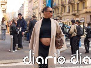 Ana Peleteiro presume de tripita de embarazo en la Milan Fashion Week con un 'look' premamá atrevido y rompedor