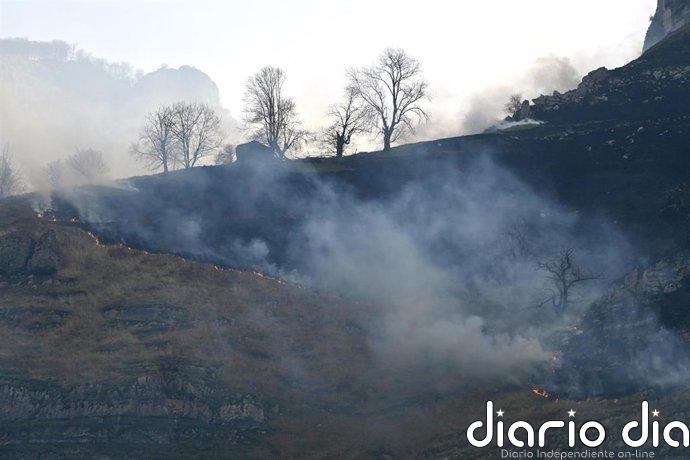 Cantabria amanece sin incendios forestales pero mantiene el nivel 2 del operativo por el regreso del viento sur