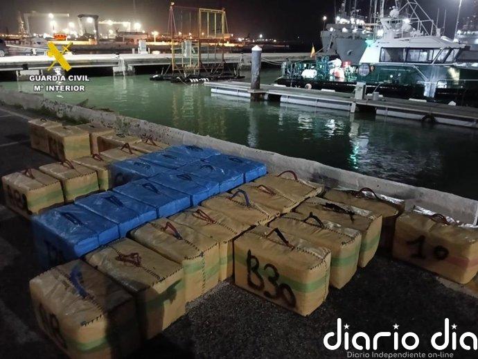 Detenidos dos tripulantes con 1.050 kilos de hachís en el Caño de Sancti Petri en San Fernando (Cádiz)