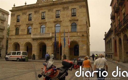 El Ayuntamiento de Gijón niega reuniones con Adif y Principado por el paso peatonal en la línea Puerto de Gijón-Veriña