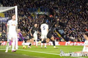 El City cumple en Elland Road y el Liverpool golea por la zona Champions