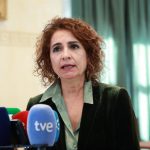 El Gobierno censura a Feijóo por "inventarse una polémica" y "una cortina de humo" con el regreso del rey emérito