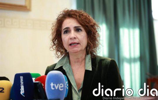 El Gobierno censura a Feijóo por "inventarse una polémica" y "una cortina de humo" con el regreso del rey emérito