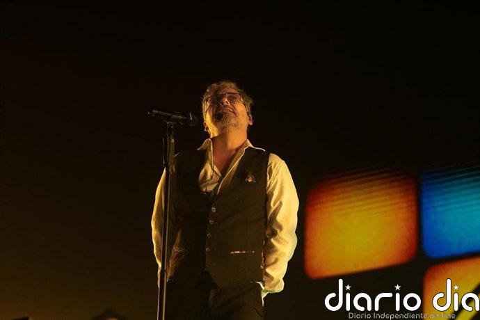 El grupo Love of Lesbian anuncia un parón tras 25 años: "Es hora de bajar el telón por un tiempo"