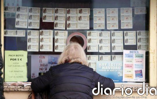 El primer premio de la Lotería Nacional reparte 300.000 euros en La Antilla (Huelva) y Campohermoso (Málaga)