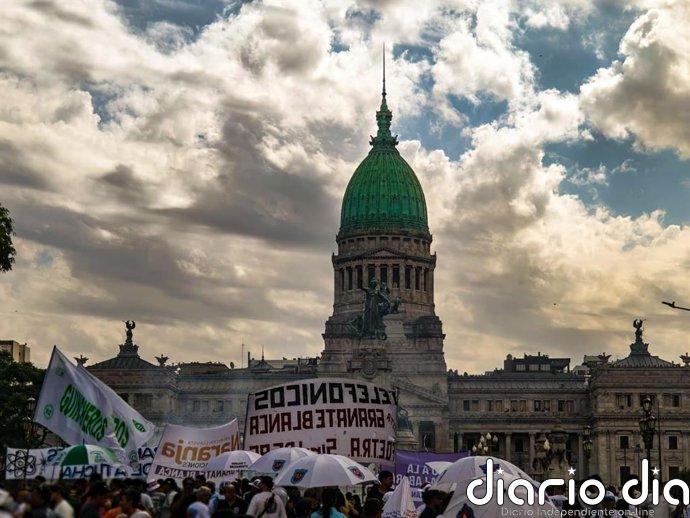 El Senado argentino da luz verde a la reforma laboral de Milei tras eliminar la reducción salarial durante baja médica