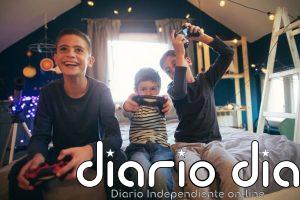 El truco que hace que los niños que no son amigos jueguen juntos (y de verdad cooperen)