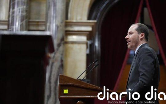 Juan Fernández (PP) ve a Illa "escondido" y le pide concretar si podrá aprobar los Presupuestos