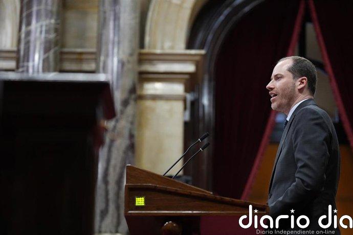 Juan Fernández (PP) ve a Illa "escondido" y le pide concretar si podrá aprobar los Presupuestos
