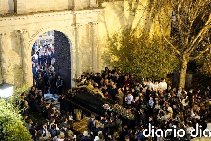 La Hermandad de la Hiniesta y el Rosario trasladan sus imágenes a Santa Isabel y San Marcos ante las obras en San Julián