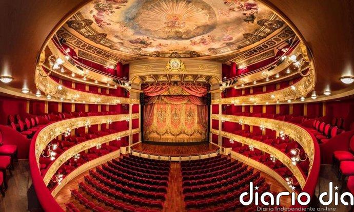 La marca Moda Artesana de Mallorca se estrena con un desfile en el Teatre Principal de Palma