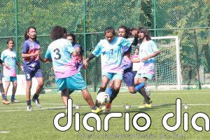 Las jugadoras ganan dignidad en la primera liga de fútbol transgénero de la India